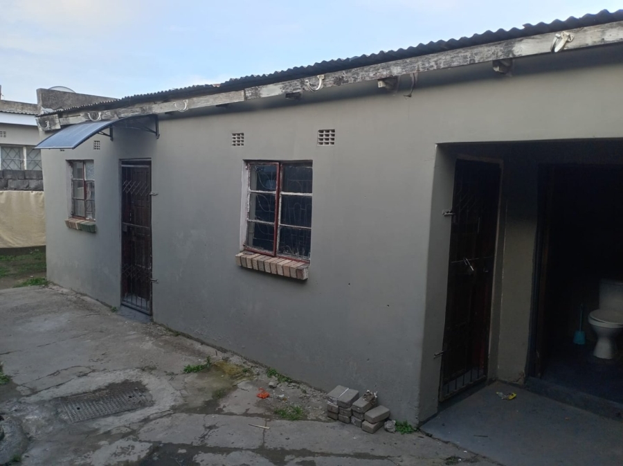 7 Bedroom Property for Sale in Mdantsane Nu 13 Eastern Cape